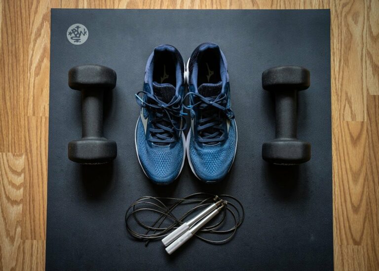Physical Therapist Outlines Weekly Workout Blueprint to Build Strength Without Burnout